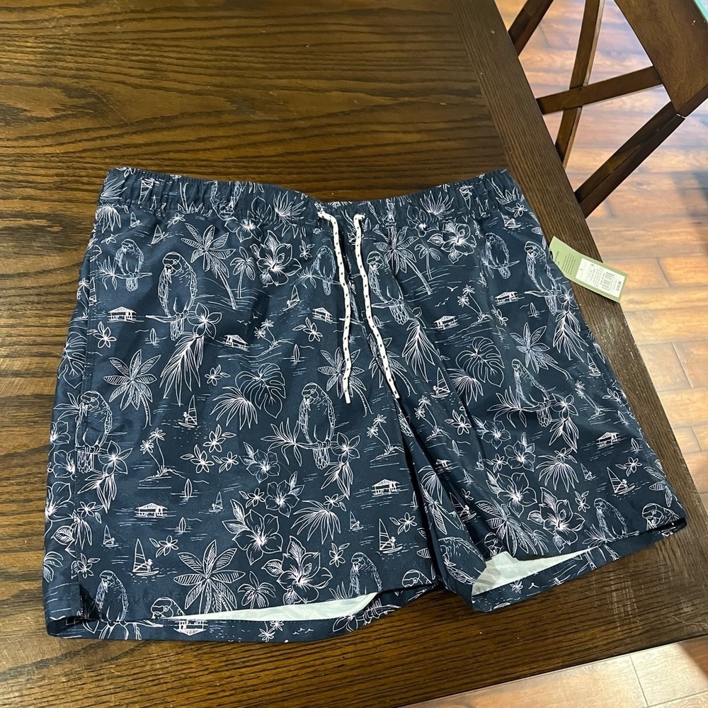 Mens Goodfellow & Co 7" Parrot Scenic Swim Trunks Navy Blue Large Summer Beach